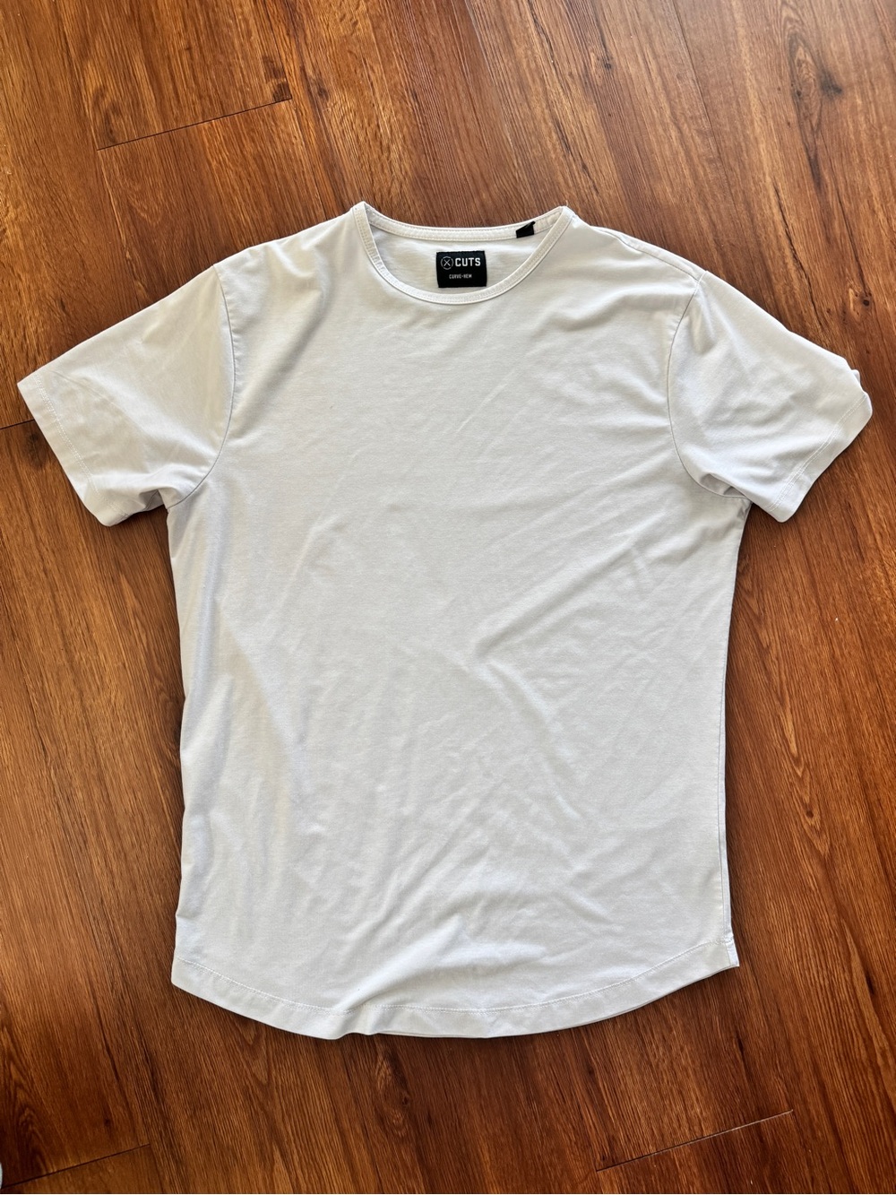 Cuts White Mens Curve Hem Tee Medium